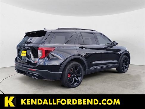 Certified 2022 Ford Explorer ST w/ ST Street Pack image 5