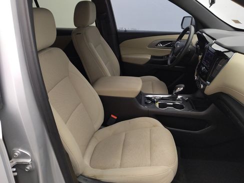 Used 2022 Chevrolet Traverse LS FWD image 21