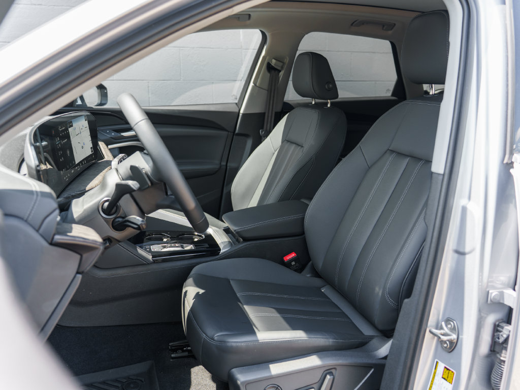 Certified 2025 Audi Q5 Premium w/ Convenience Package AWD/4WD image 5