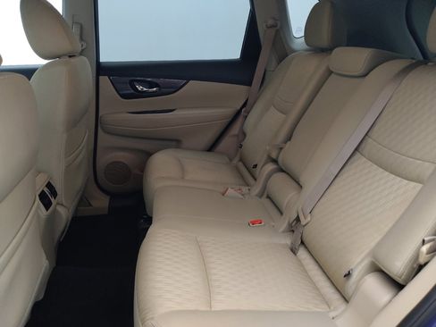 Used 2018 Nissan Rogue SV FWD image 18