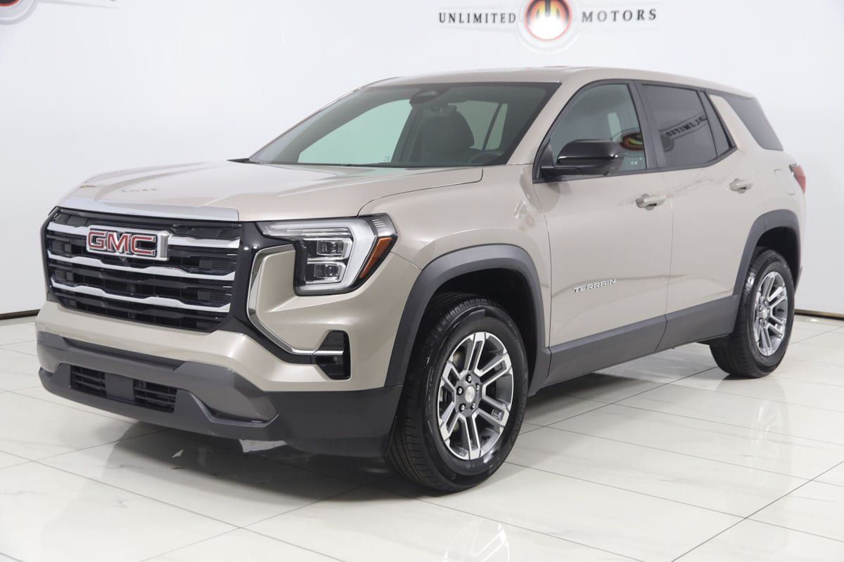 Used 2025 GMC Terrain Elevation w/ Technology Package II AWD/4WD image 5