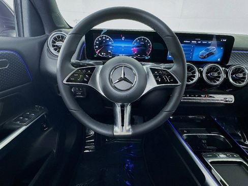 New 2025 Mercedes-Benz GLB 250 image 4