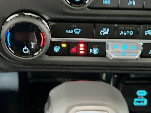 New 2025 Ford Bronco Badlands image 24