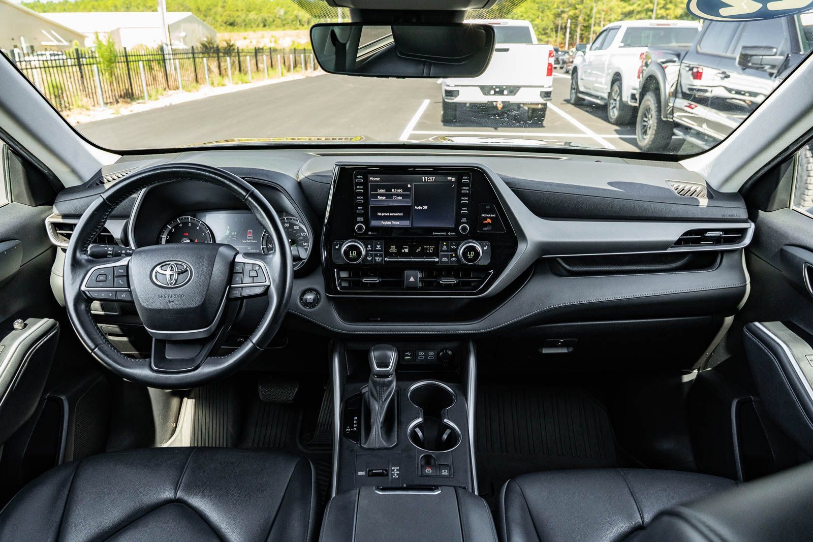Used 2022 Toyota Highlander XLE FWD image 21