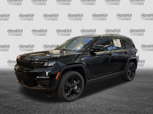 Used 2025 Jeep Grand Cherokee Limited w/ Luxury Tech Group II image 6