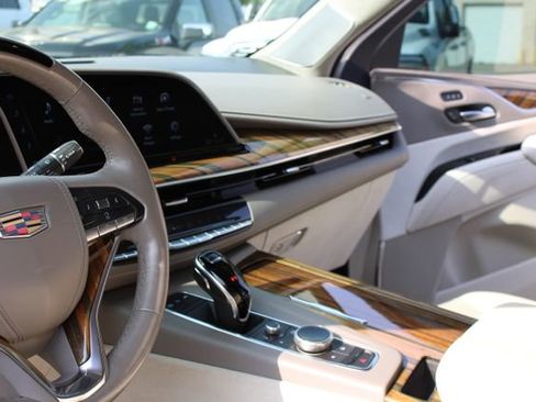 Used 2021 Cadillac Escalade ESV Premium Luxury Platinum AWD/4WD image 21