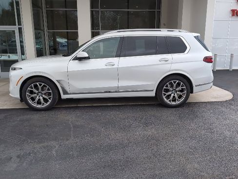 Used 2023 BMW X7 xDrive40i image 6