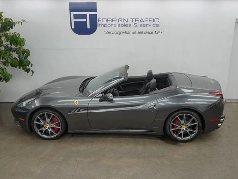 Used 2011 Ferrari California image 28