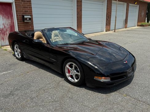 Used 2002 Chevrolet Corvette Convertible w/ Preferred Equipment Group1 image 26