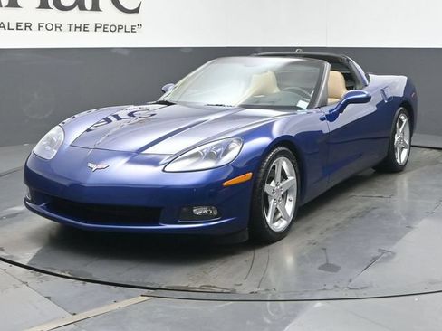 Used 2005 Chevrolet Corvette Coupe w/ Preferred Equipment Group RWD image 34
