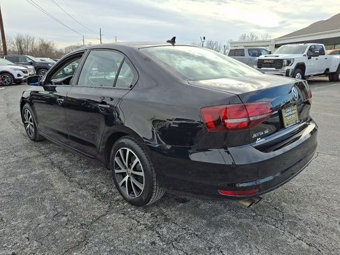 Used 2016 Volkswagen Jetta SE image 5