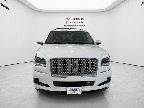 Used 2024 Lincoln Navigator L Reserve AWD/4WD image 8