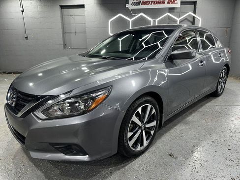 Used 2017 Nissan Altima 2.5 SR FWD image 3