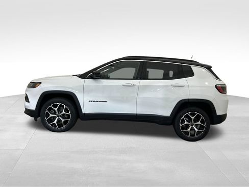 Used 2025 Jeep Compass Limited AWD/4WD image 2