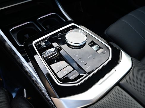 Used 2023 BMW 760i xDrive 760i xDrive image 31