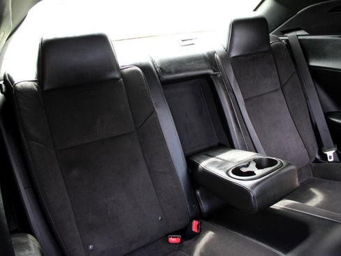 Used 2015 Dodge Challenger R/T Plus image 17