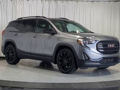 Used 2019 GMC Terrain SLE w/ Driver Convenience Package FWD image 3