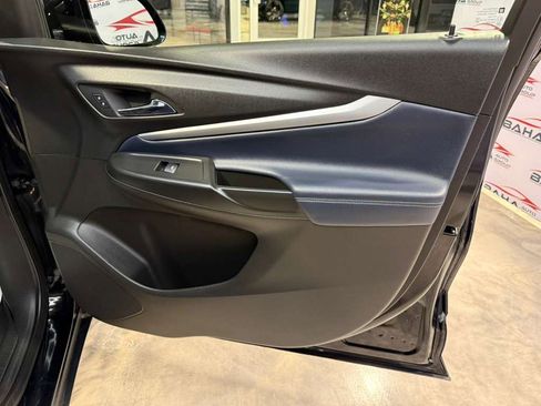 Used 2022 Chevrolet Bolt EUV LT w/ Convenience Package image 49