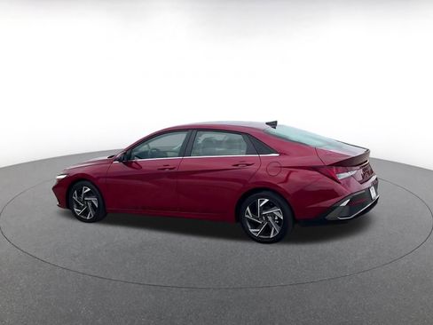 Used 2025 Hyundai Elantra Limited FWD image 8