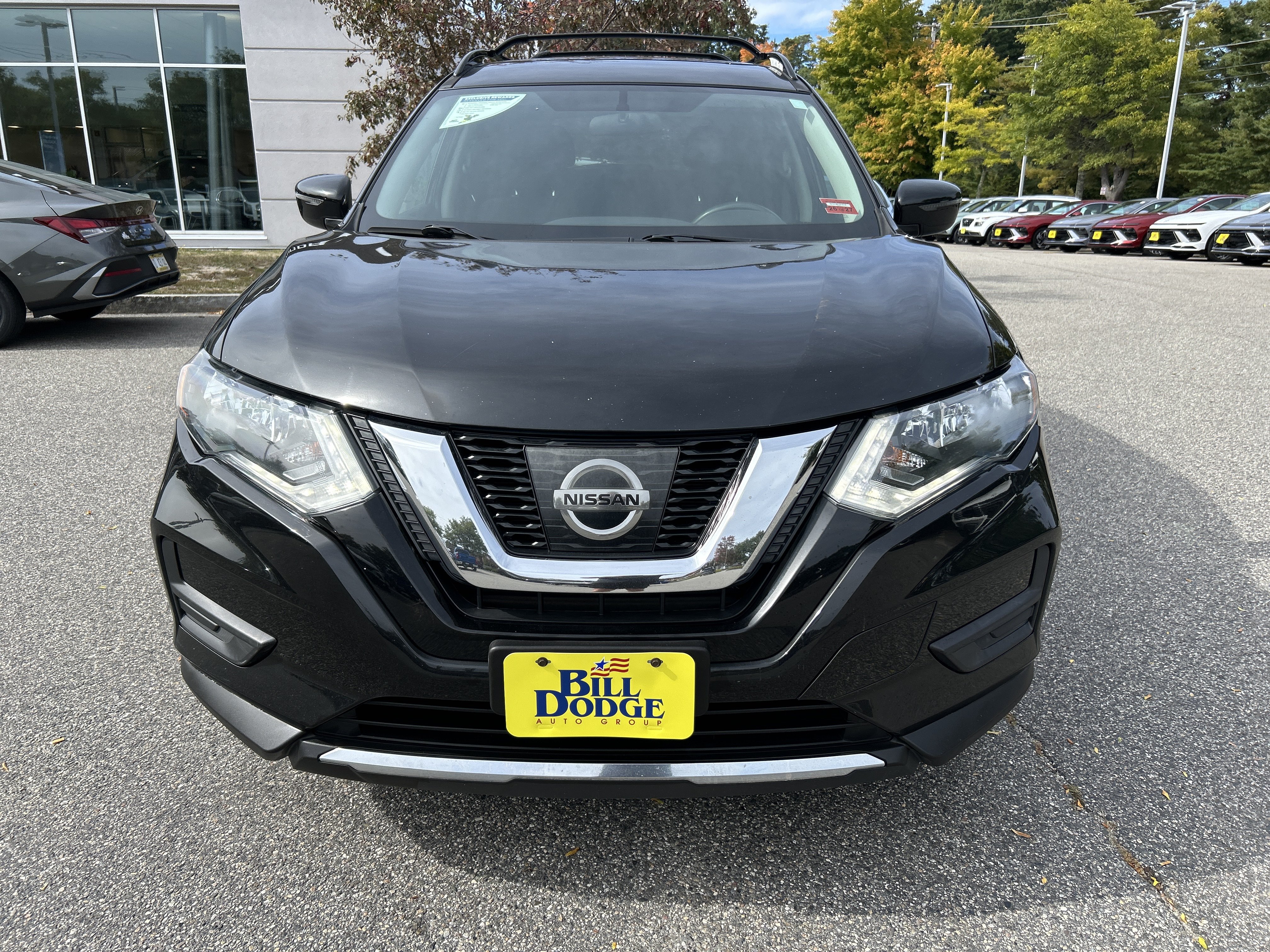 Used 2017 Nissan Rogue SV w/ Midnight Edition AWD/4WD image 2