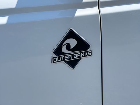 Used 2025 Ford Bronco Outer Banks AWD/4WD image 13