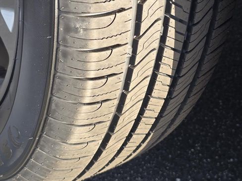 Used 2025 Ford Escape ST-Line image 23