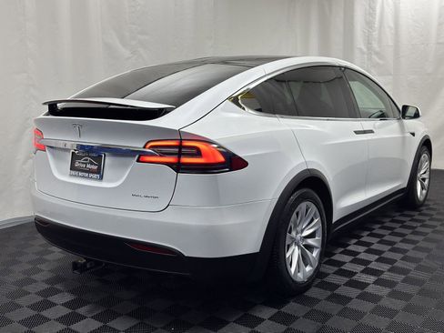 Used 2020 Tesla Model X Long Range image 9