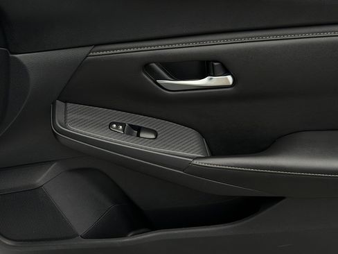 Used 2024 Nissan Sentra SV FWD image 26