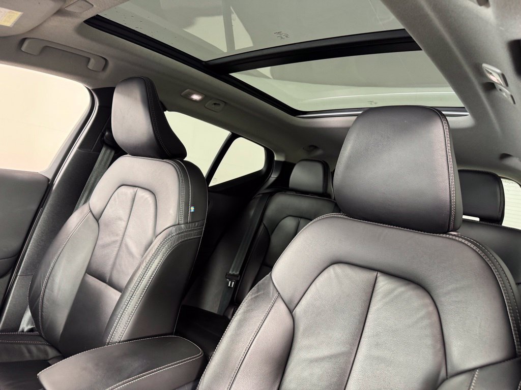 Certified 2023 Volvo XC40 B5 Ultimate w/ Protection Package Premier AWD/4WD image 19