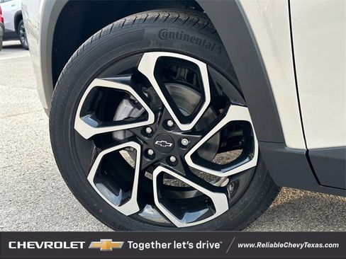 New 2026 Chevrolet Trax RS w/ Sunroof Package image 10