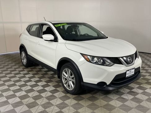 Used 2018 Nissan Rogue Sport S w/ S Appearance Package AWD/4WD image 17