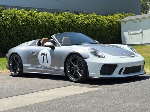 Certified 2019 Porsche 911 Speedster RWD image 11