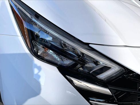 New 2025 Nissan Versa S image 18