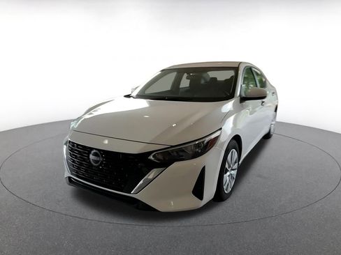 Used 2025 Nissan Sentra S image 4