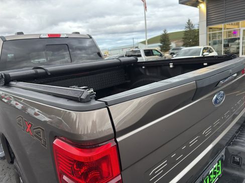 Used 2021 Ford F250 Lariat w/ Chrome Package image 25