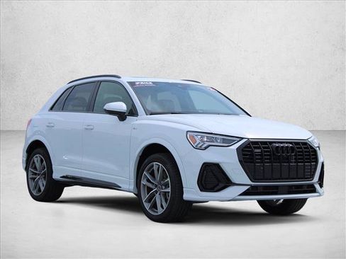 Used 2023 Audi Q3 2.0T Premium Plus w/ Premium Plus Package AWD/4WD image 5