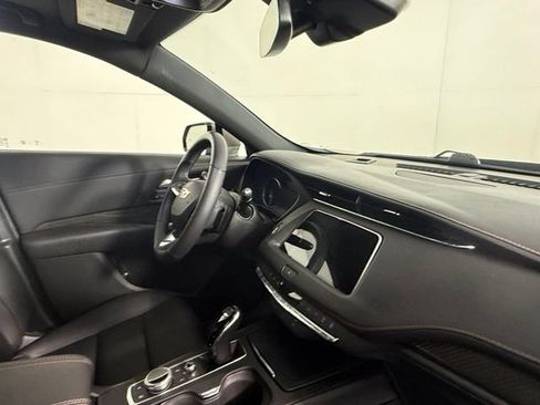 Certified 2023 Cadillac XT4 Sport FWD image 33