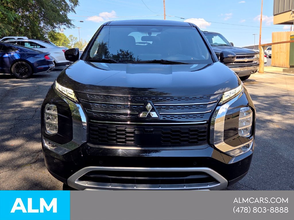 Used 2024 Mitsubishi Outlander FWD image 3