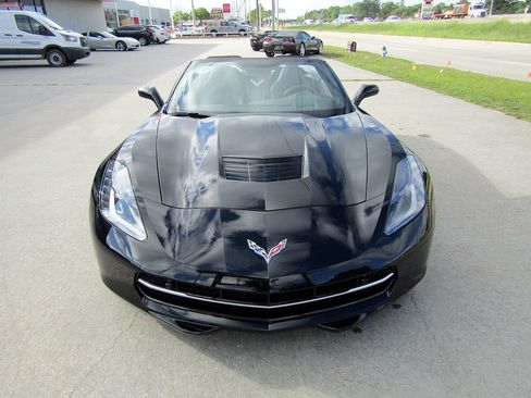 Used 2017 Chevrolet Corvette Stingray Convertible w/ 2LT Preferred Equipment Group RWD image 2