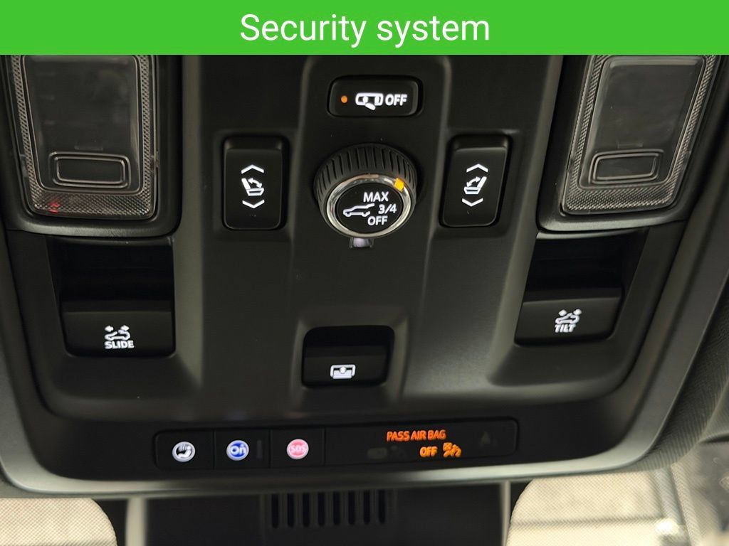 Certified 2024 Chevrolet Suburban Z71 w/ Luxury Package AWD/4WD image 39
