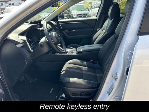 Used 2025 MAZDA CX-50 AWD 2.5 S w/ Preferred Package image 15