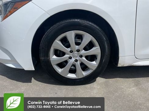 Used 2020 Toyota Corolla LE FWD image 26