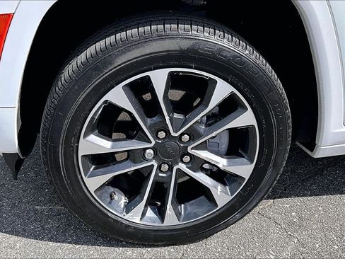 Used 2022 Jeep Grand Cherokee Overland AWD/4WD image 7