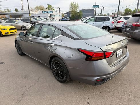 Used 2022 Nissan Altima 2.5 S FWD image 7