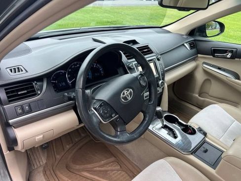 Used 2014 Toyota Camry XLE w/ Leather Package FWD image 12