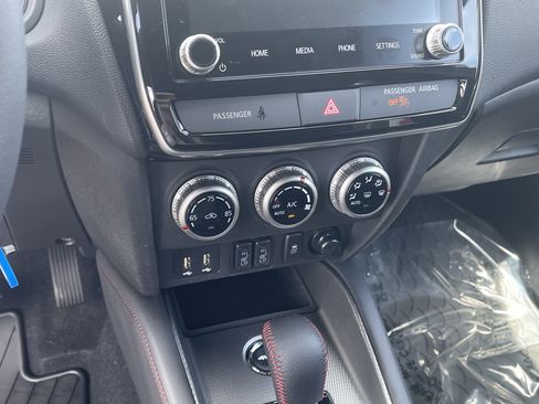 Used 2025 Mitsubishi Outlander Sport AWD image 23