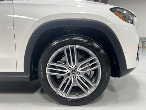 Used 2024 Mercedes-Benz GLS 450 4MATIC image 16