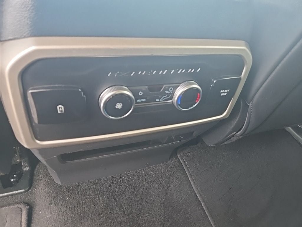 Used 2024 Ford Expedition XLT AWD/4WD image 24
