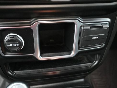 Used 2022 Jeep Wrangler Sport AWD/4WD image 23
