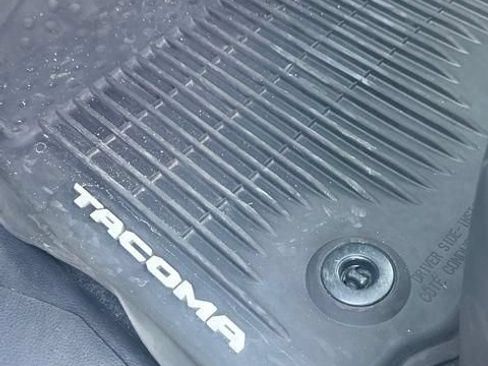 Used 2022 Toyota Tacoma SR5 w/ Technology Package RWD image 15